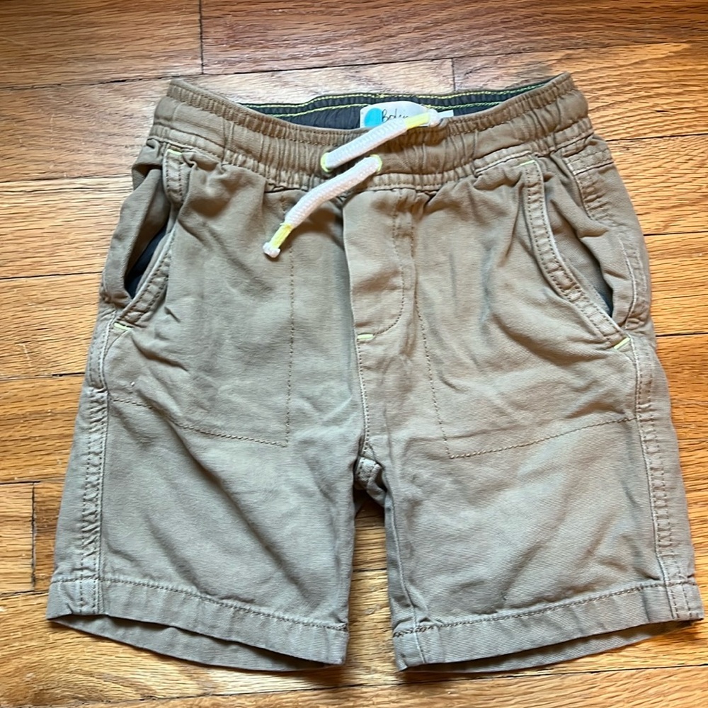 Boden khaki shorts